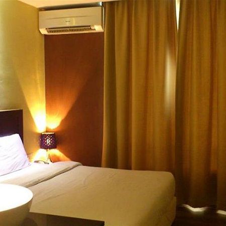 Zotel Business & Leisure Hotel كوشنج المظهر الخارجي الصورة