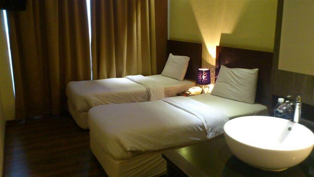 Zotel Business & Leisure Hotel كوشنج المظهر الخارجي الصورة