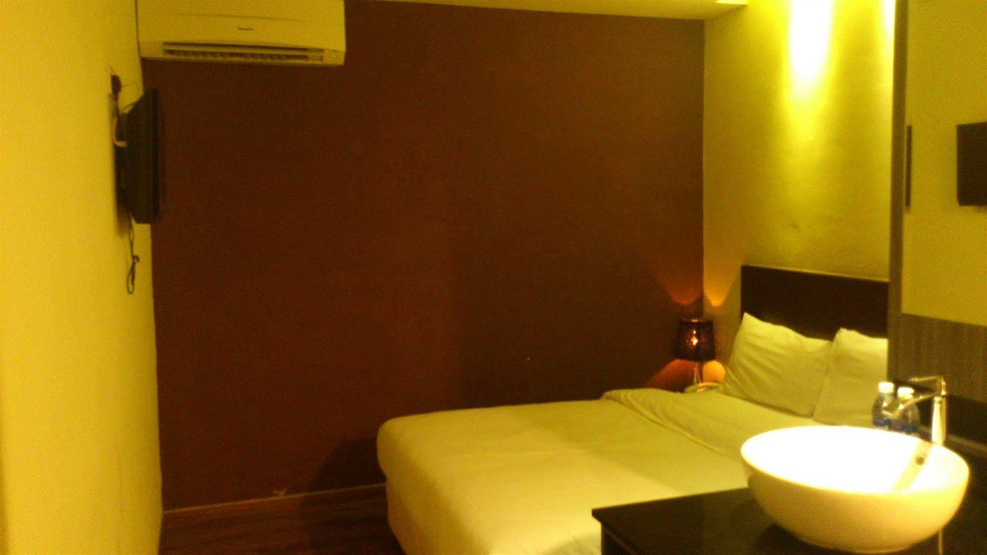 Zotel Business & Leisure Hotel كوشنج المظهر الخارجي الصورة